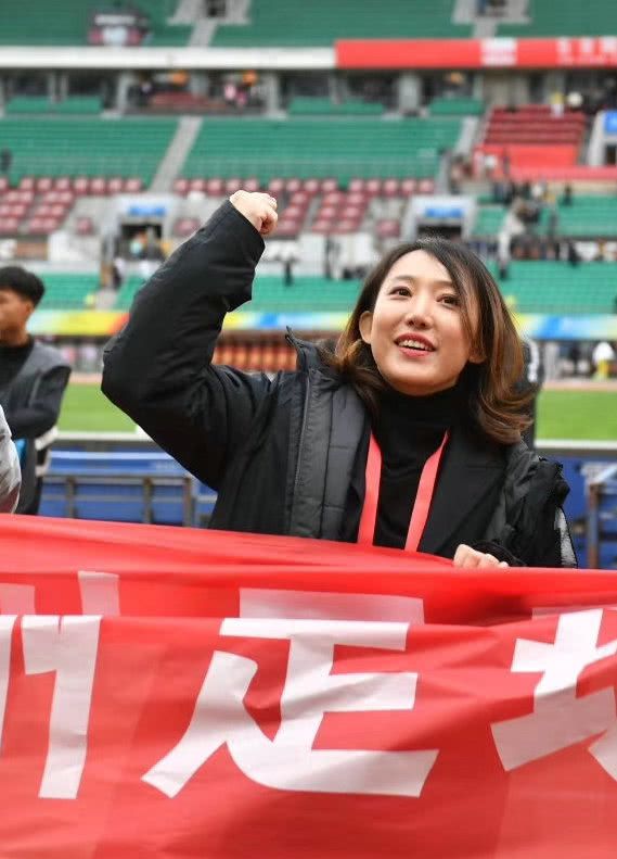 贵州队在比赛中展现出强大的气场